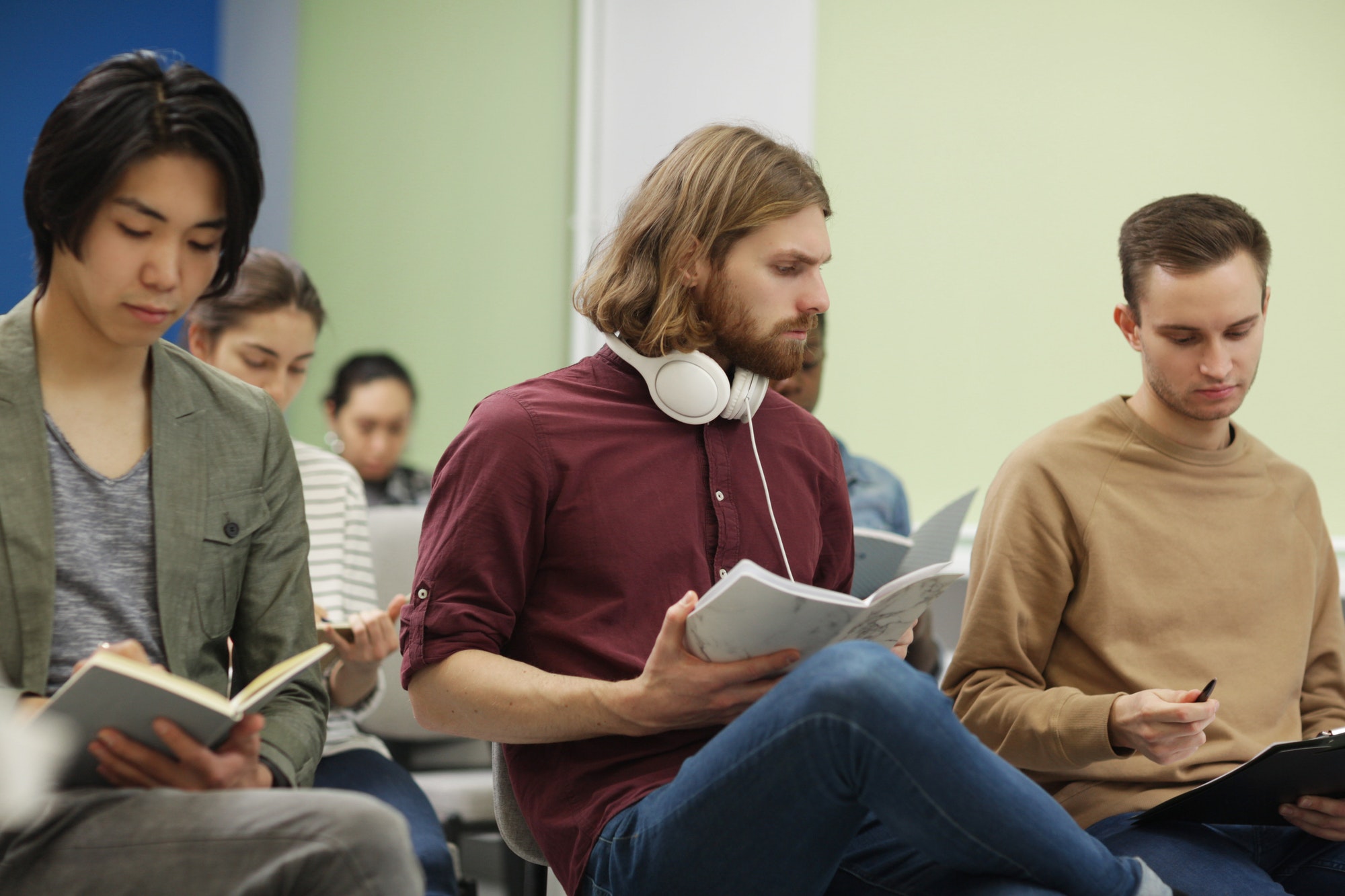 young-people-working-at-business-seminar.jpg